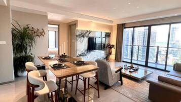 Deluxe 3 Bedroom Suite | Interior