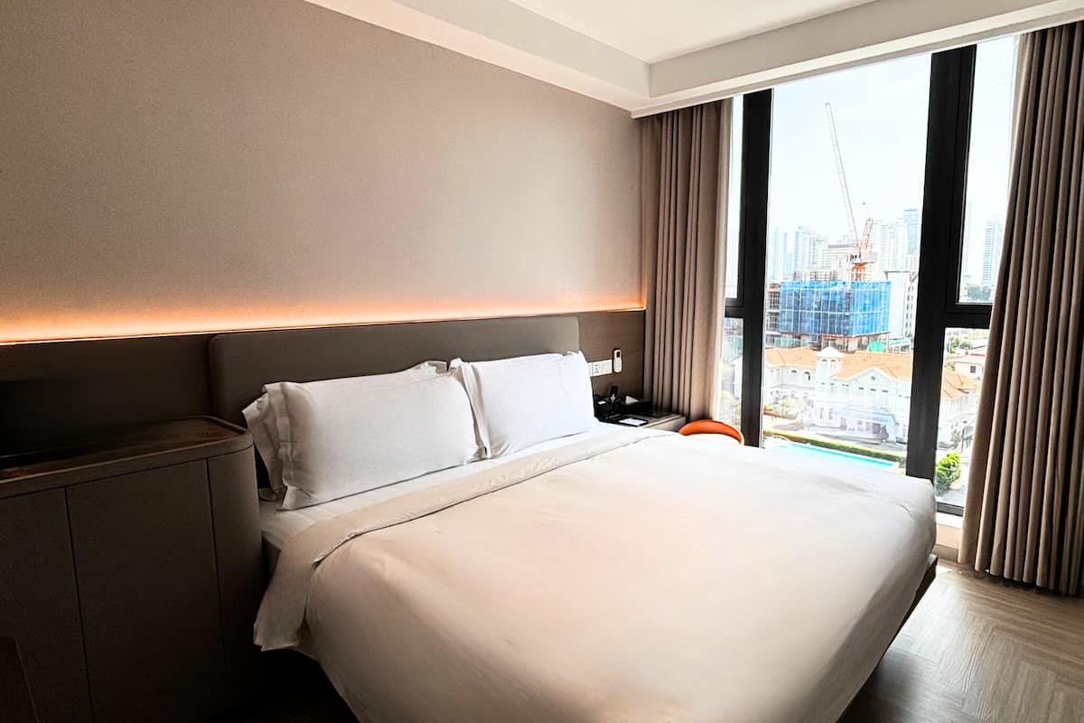 Standard King Room | In-room safe, soundproofing, iron/ironing board (on request)