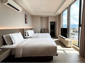 Standard Family Room | In-room safe, soundproofing, iron/ironing board, free WiFi - Landison Hotel Penang (George Town)