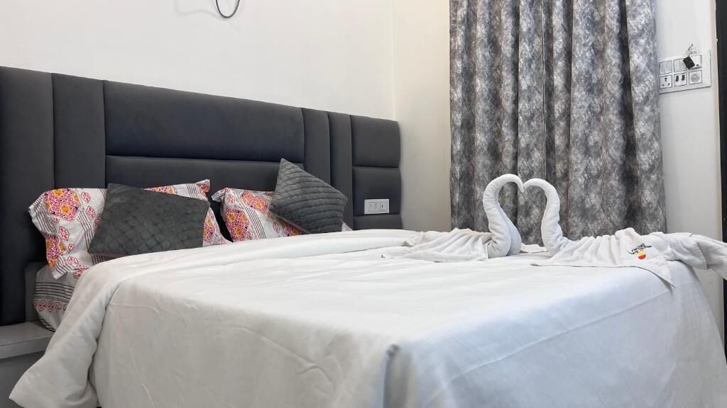 Superior Villa, 2 Bedrooms, Patio, Ground Floor | Desk, iron/ironing board, free WiFi, wheelchair access