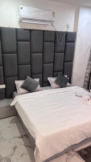 Desk, iron/ironing board, free WiFi, wheelchair access - Best B&B in Orchha (Orchha)