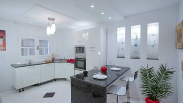 Apartment, 1 Bedroom, Smoking | Interior