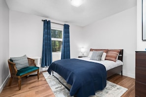 Room - Lovely 1BR Kimberley Getaway w/  Private Balcony (Kimberley)