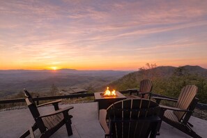 Terrace/patio - Cabin + Spa, Firepit, Pool Table & Media Room Near Dollywood | Bird's-Eye View (Sevierville)