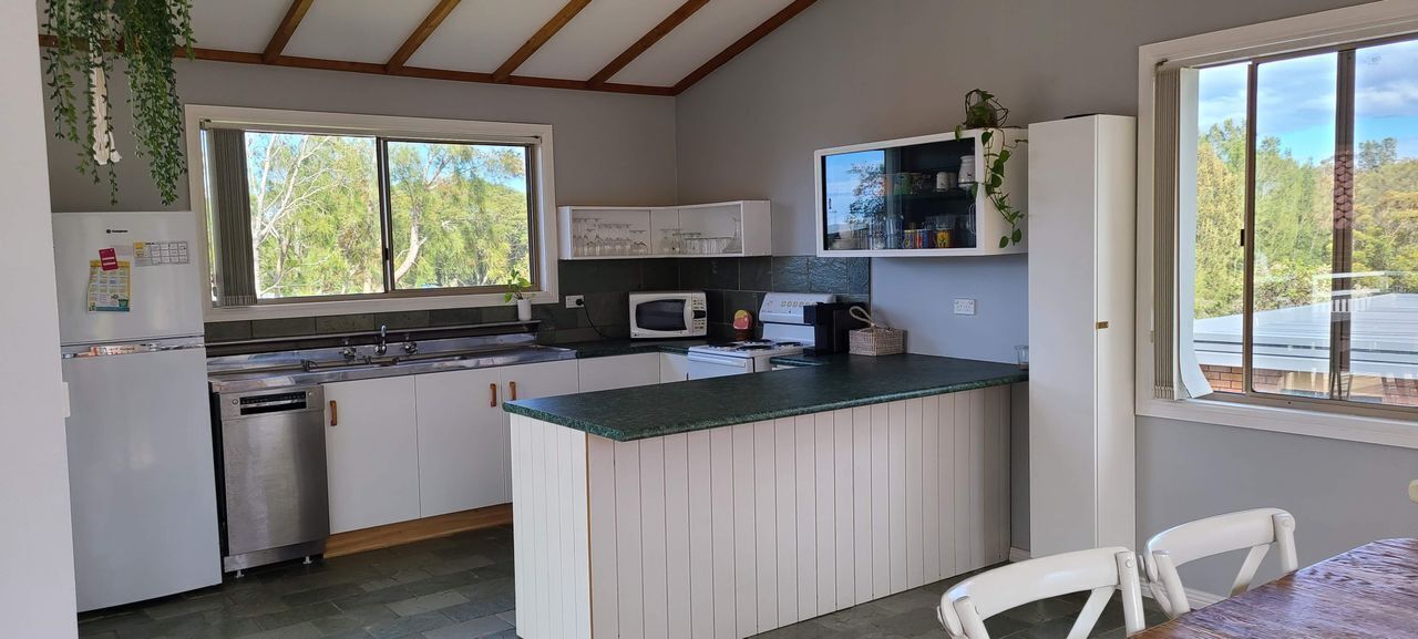 Microondas, horno, parrilla de estufa y lavavajillas 