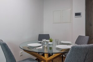 家庭公寓, 多間臥室 (Luxury City Apartment Adialuxe S4) | 用餐區