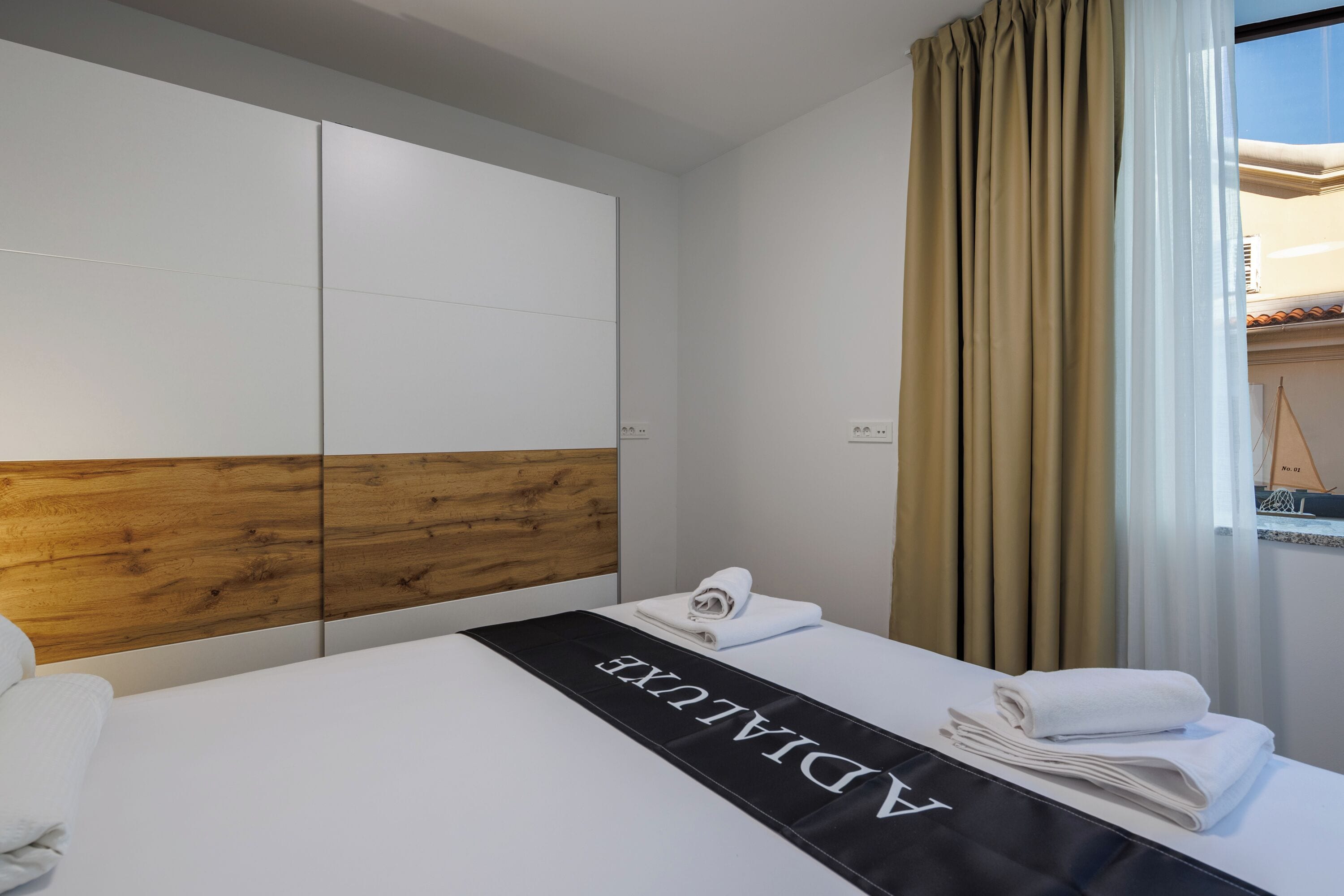 Căn hộ dành cho gia đình, nhiều phòng ngủ (Luxury City Apartment Adialuxe S5) | 1 phòng ngủ, truy cập Internet không dây miễn phí, bộ trải giường 