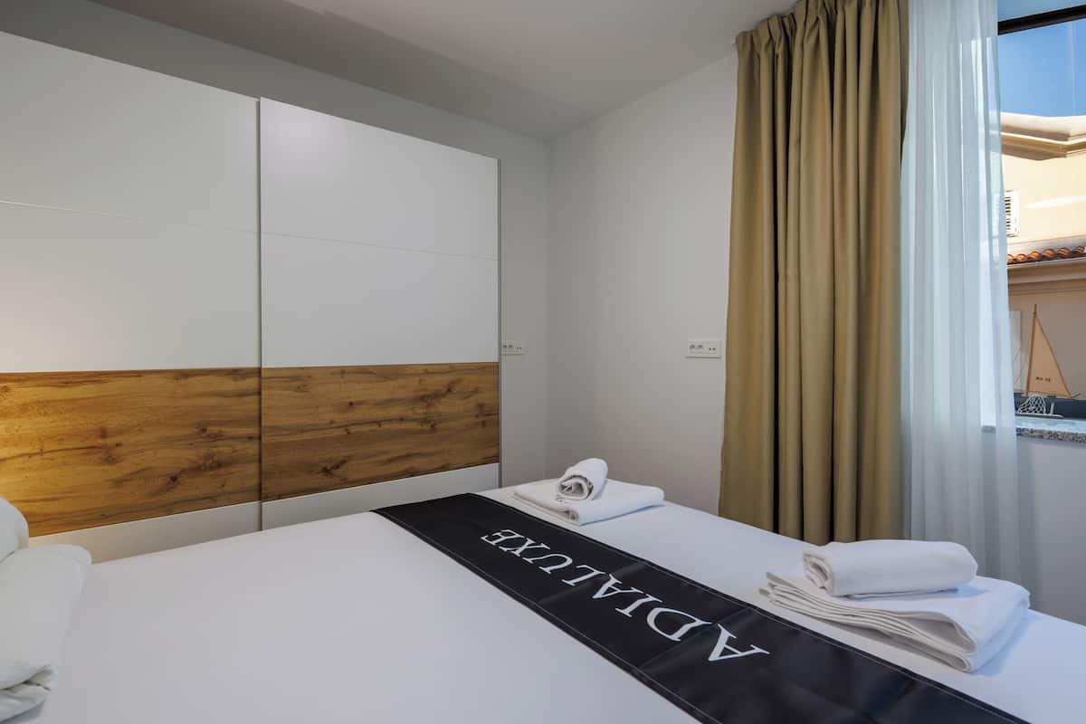 Căn hộ dành cho gia đình, nhiều phòng ngủ (Luxury City Apartment Adialuxe S5) | 1 phòng ngủ, truy cập Internet không dây miễn phí, bộ trải giường