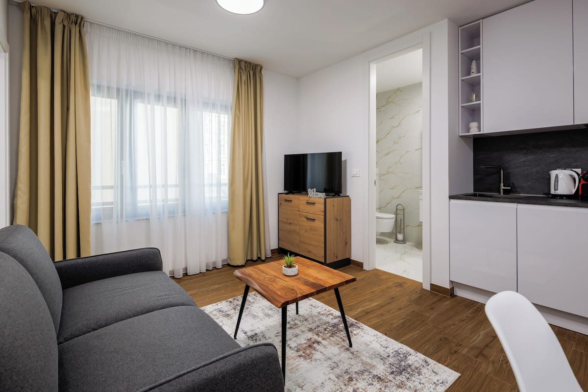 Family Apartment, Multiple Bedrooms (City Apartman Adialuxe S5) | Private kitchen | Fridge, oven, stovetop, coffee/tea maker