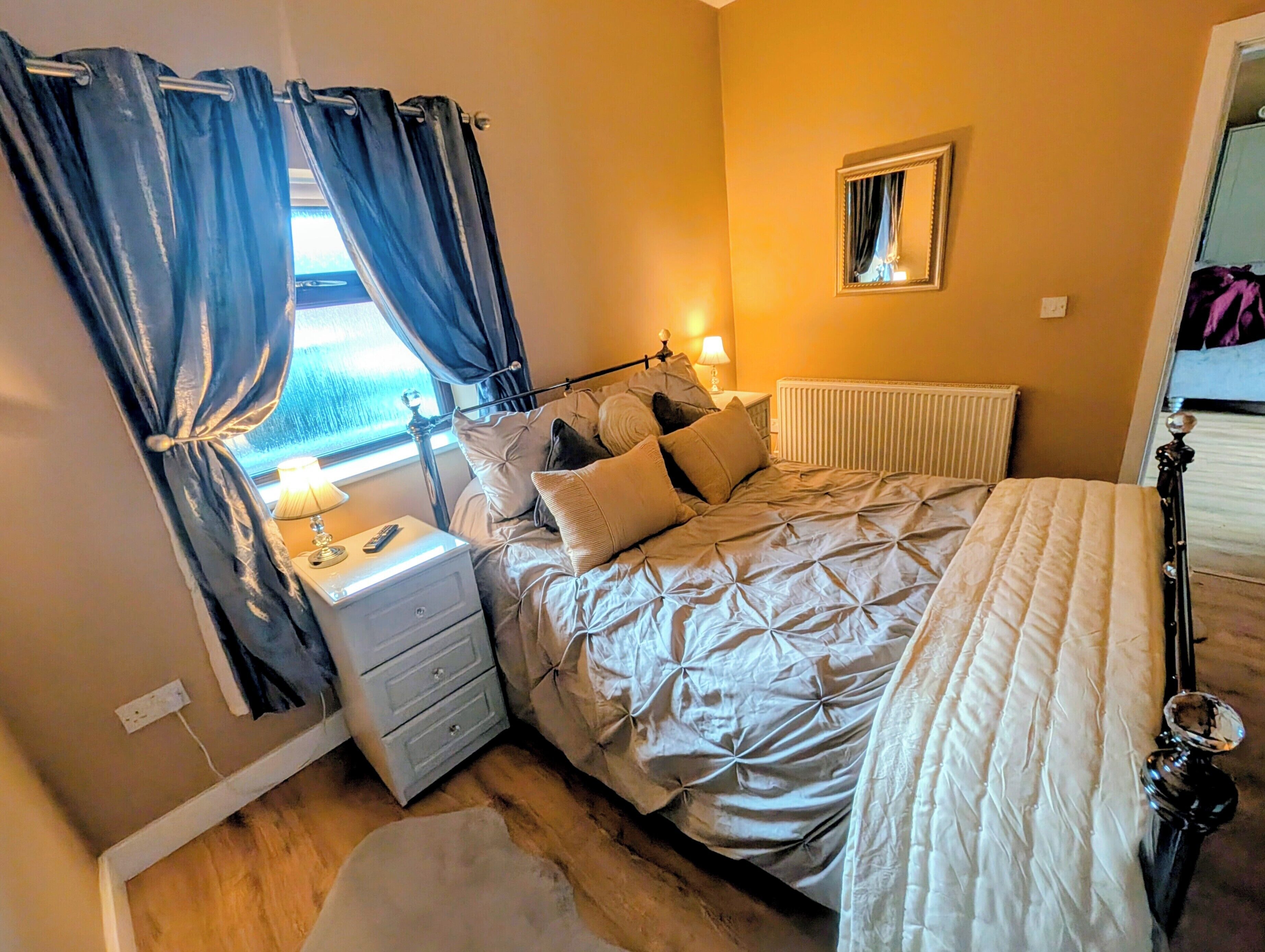 1 多间卧室、上网接入、床单、轮椅无障碍