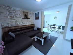 Unclassified image, 3 of 16, button - Apartment T3 - Near Blaye - 70 m² - Bungalow - 2 bedrooms - 4 people (Villeneuve)