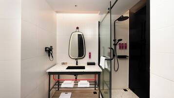 Kamar Double Basic | Kamar mandi | Sandal