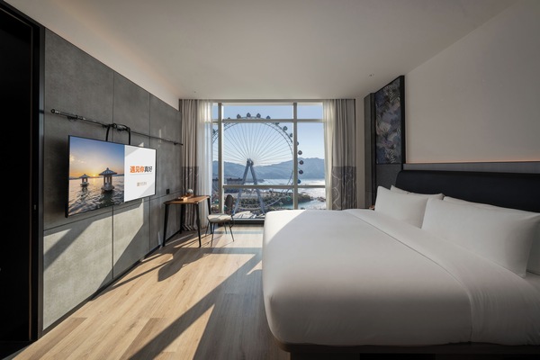 Standard Suite | In-room safe, blackout drapes, WiFi (free)