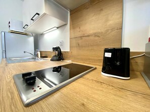 Fridge, microwave, oven, stovetop - Surcouf in Saint-Malo (Saint-Malo)