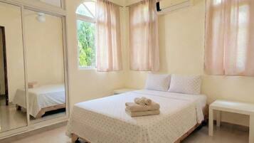 2 chambres, accĂšs Internet, draps fournis