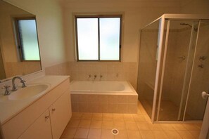 Bathroom - Cypress Retreat ~ Enjoy fishing, surfing, and kayaking (Bendalong)