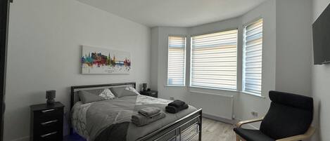 3 soverom, strykejern/-brett, wi-fi og sengetøy