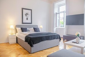 Departamento básico | Tabla de planchar con plancha y wifi gratis 