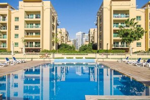 Pool - Peaceful 2 Bed l Sheikh Zayed Road l The Greens (The Greens)