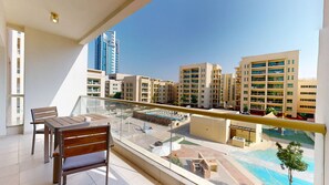 Outdoor dining - Peaceful 2 Bed l Sheikh Zayed Road l The Greens (The Greens)