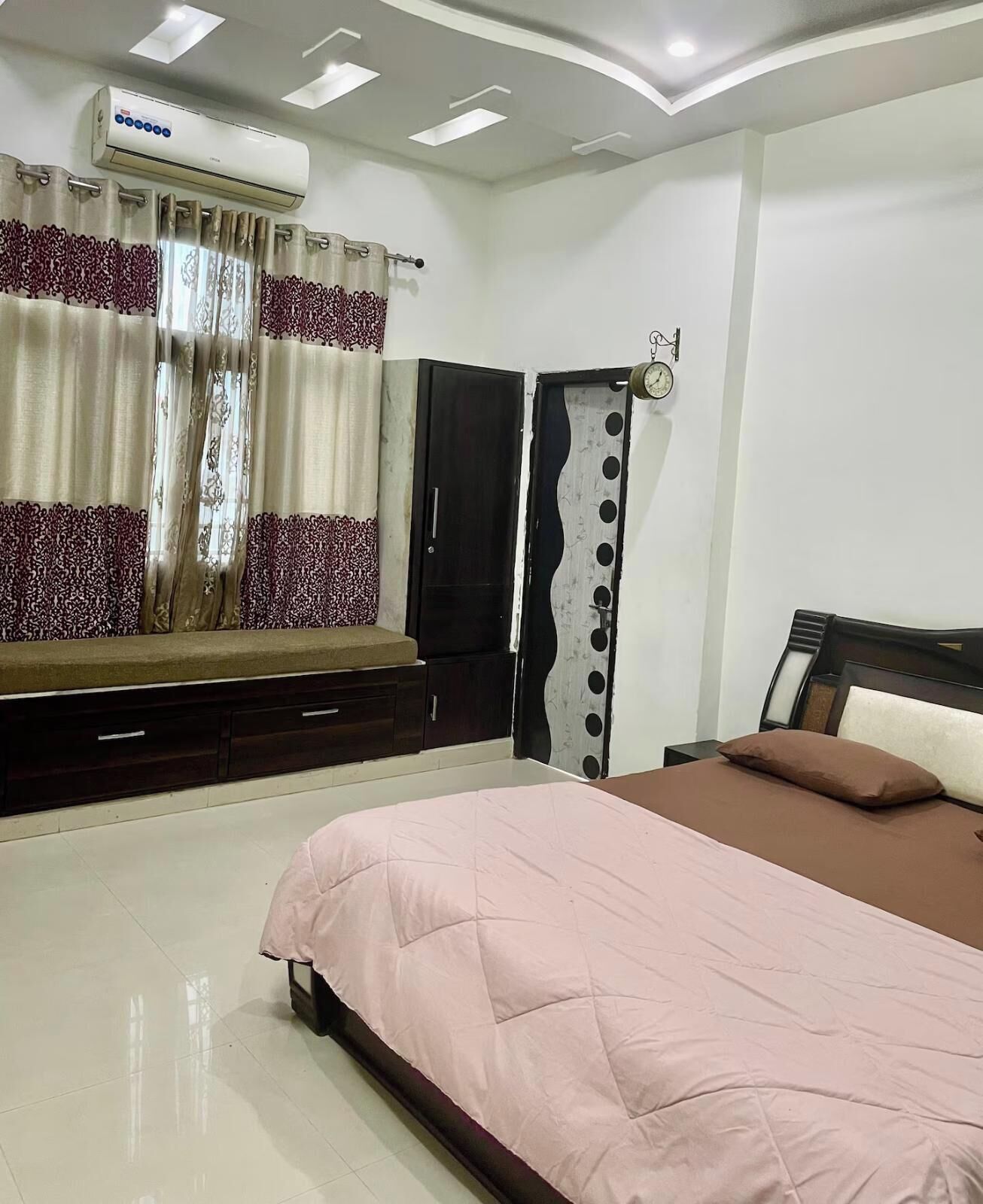 House, Balcony, Lake View