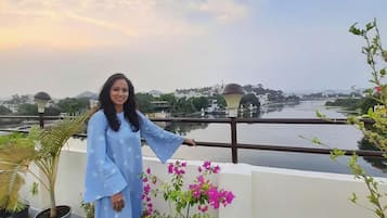 House, Balcony, Lake View | Property grounds