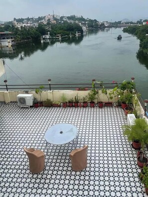 House, Balcony, Lake View | Kawasan hartanah