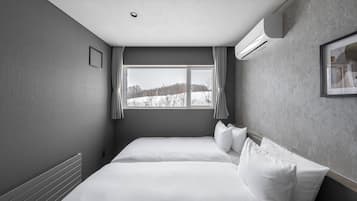 Apartment | Desk, iron/ironing board, free WiFi