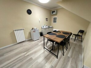 Dining - Casa Alone (Casto)