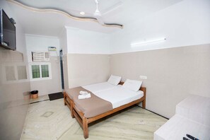 Escritorio, espacio para trabajar con un portátil, wifi gratis