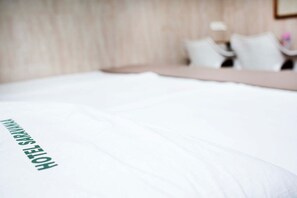 Desk, laptop workspace, free WiFi - Hotel Saravanaa Boarding & Lodging (Chennai)