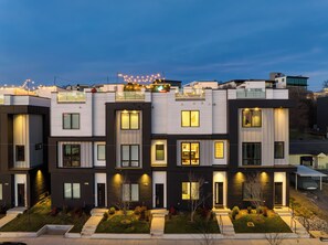 Exterior - Rooftop Hot Tub + Games + Views Near Broadway | Dixieland Delight by AvantStay (Nashville)