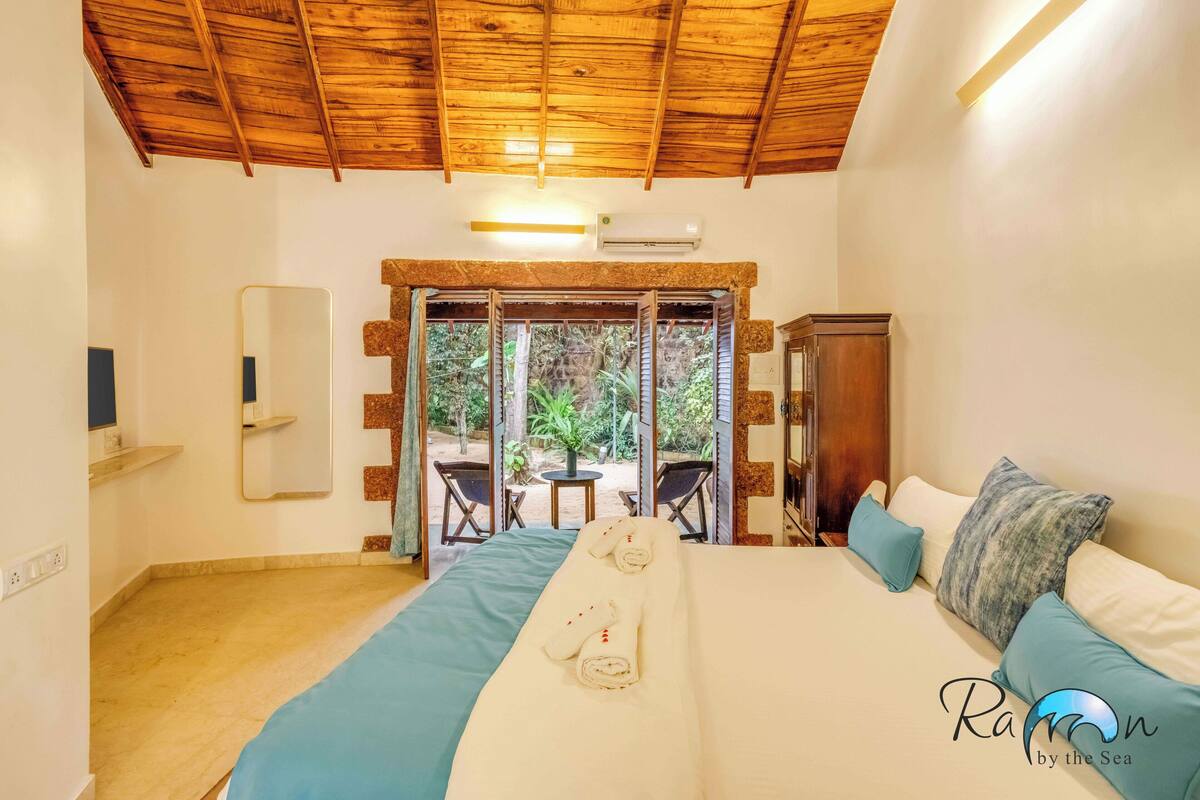 Individually decorated, individually furnished, desk, laptop workspace