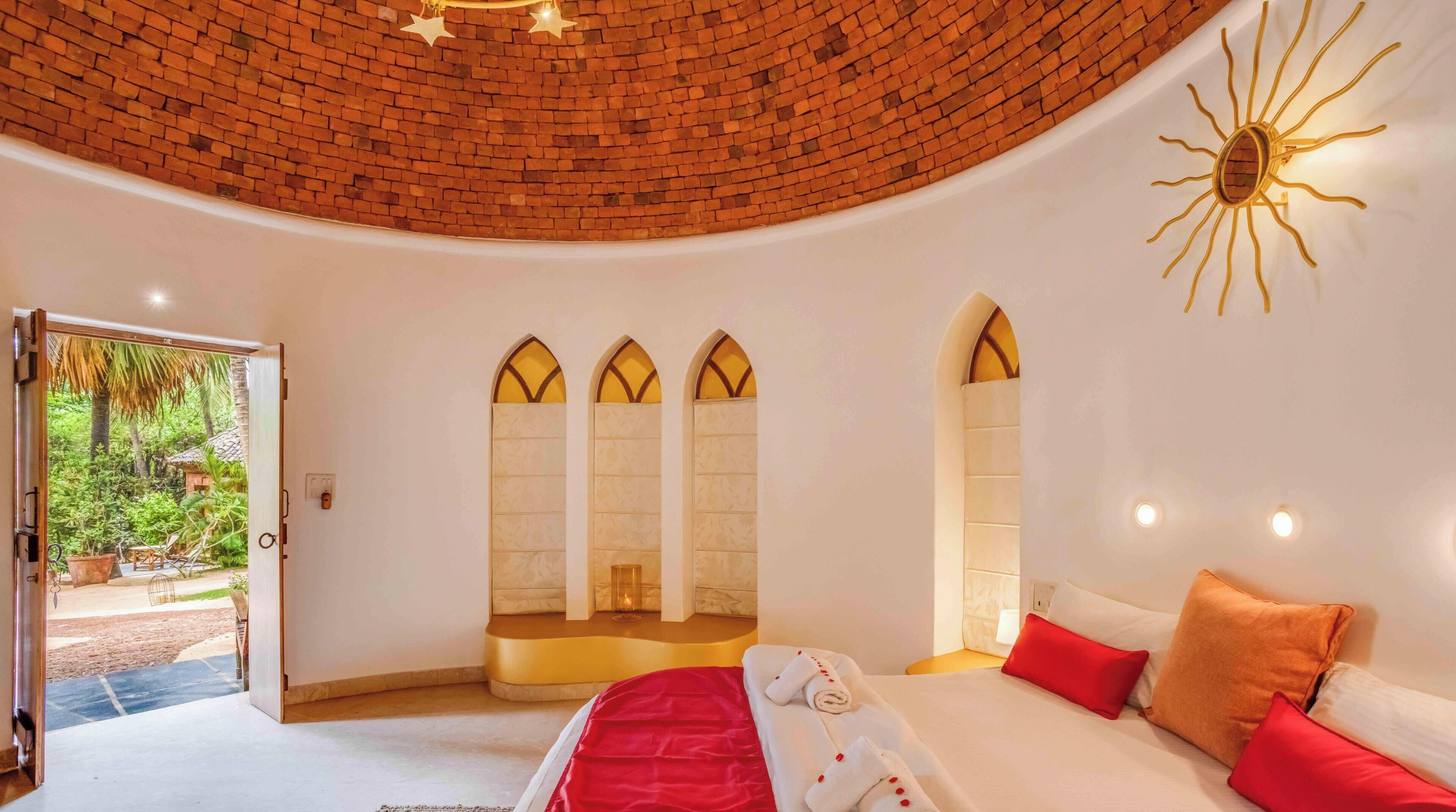 Decoración personalizada, muebles diferentes y escritorio 