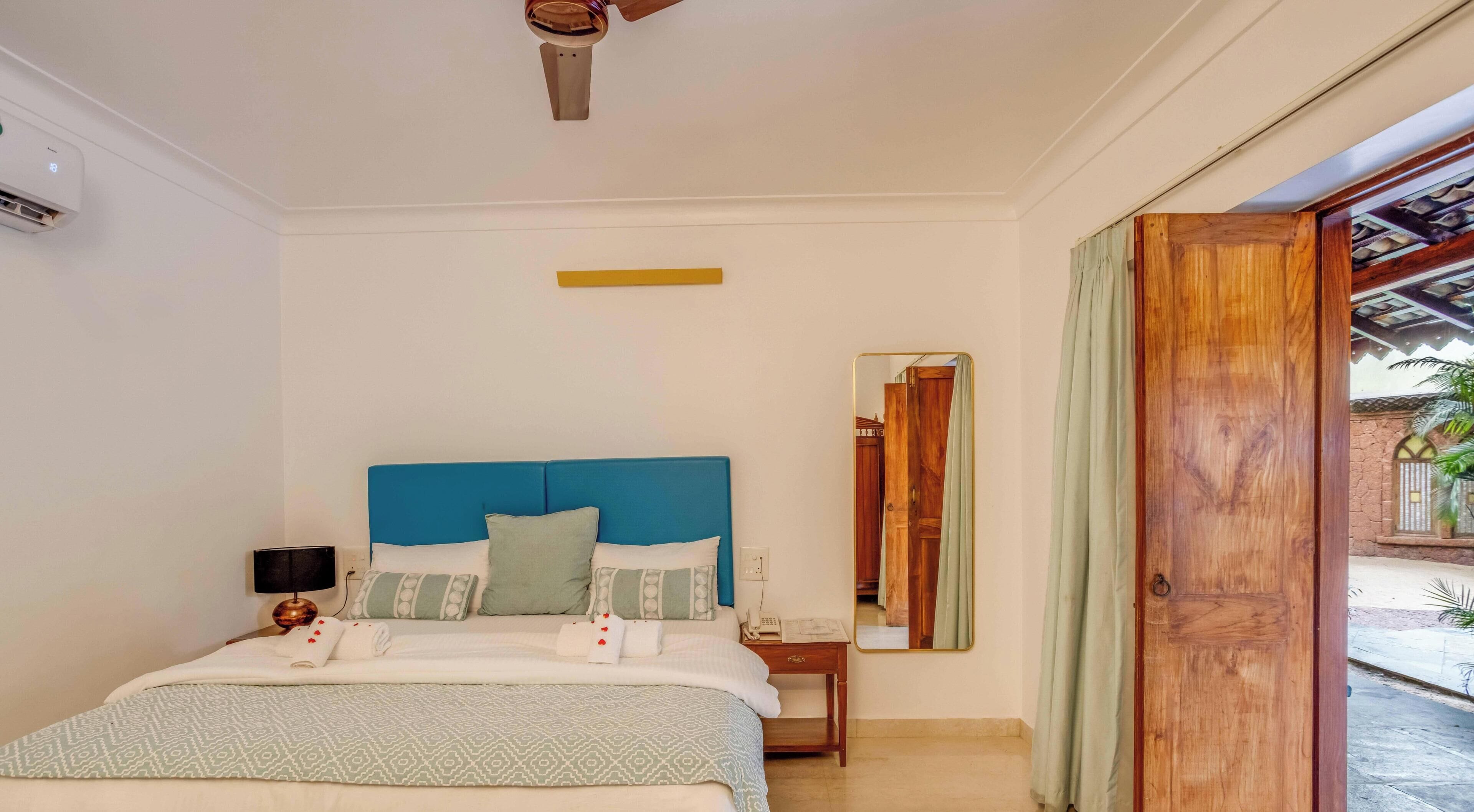 Pool Room 2 | Individually decorated, individually furnished, desk, laptop workspace