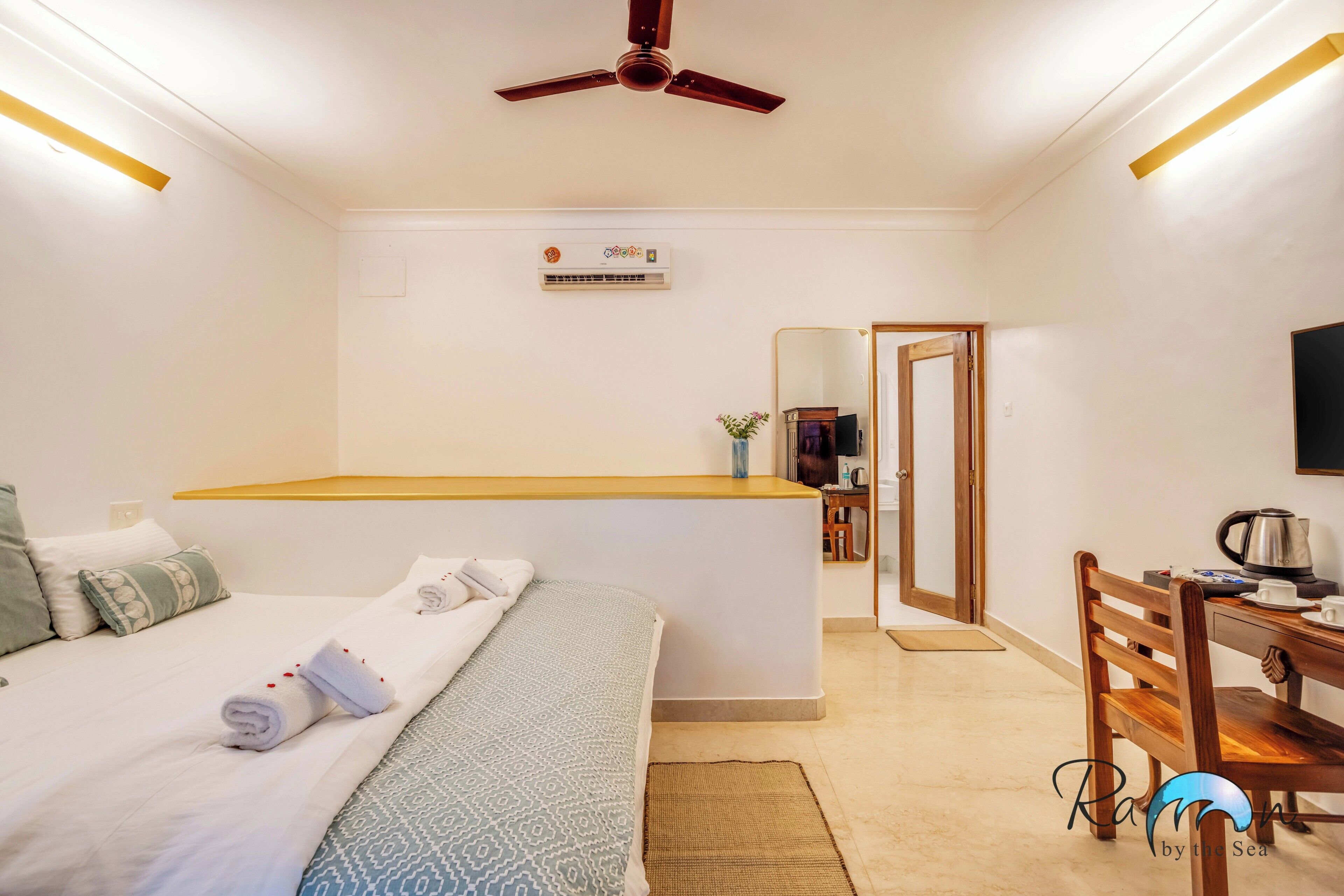 Decoración personalizada, muebles diferentes y escritorio 