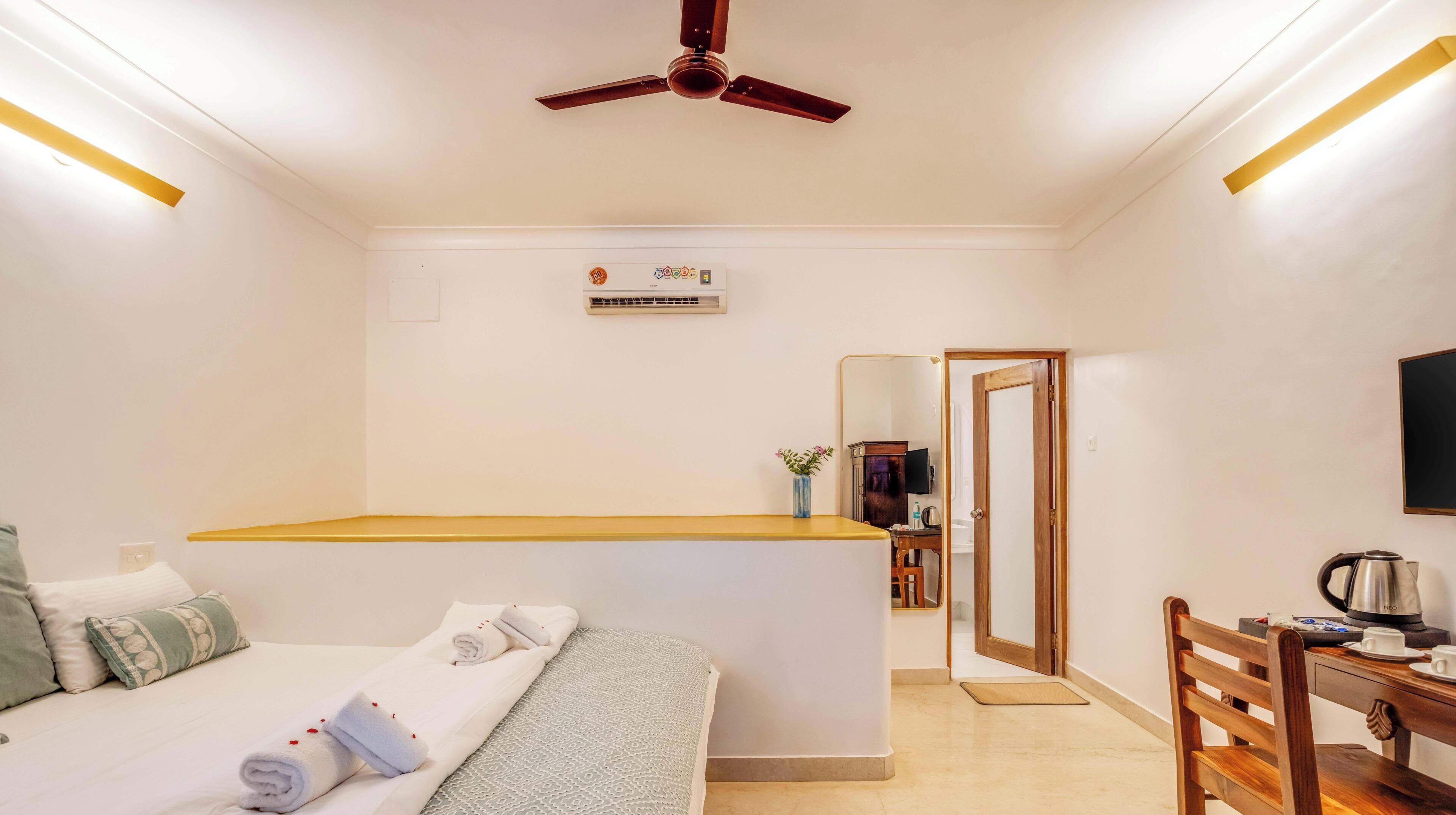 Pool Room 4 | Individually decorated, individually furnished, desk, laptop workspace