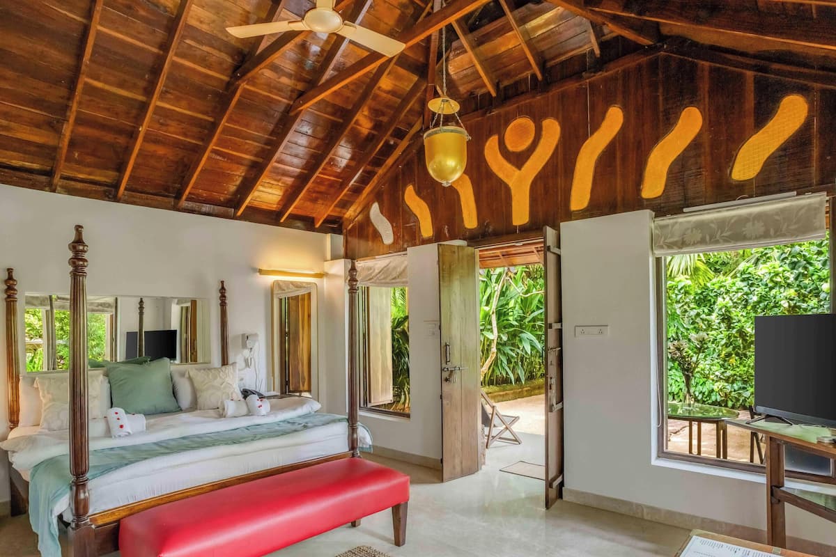 Individually decorated, desk, free WiFi, bed sheets