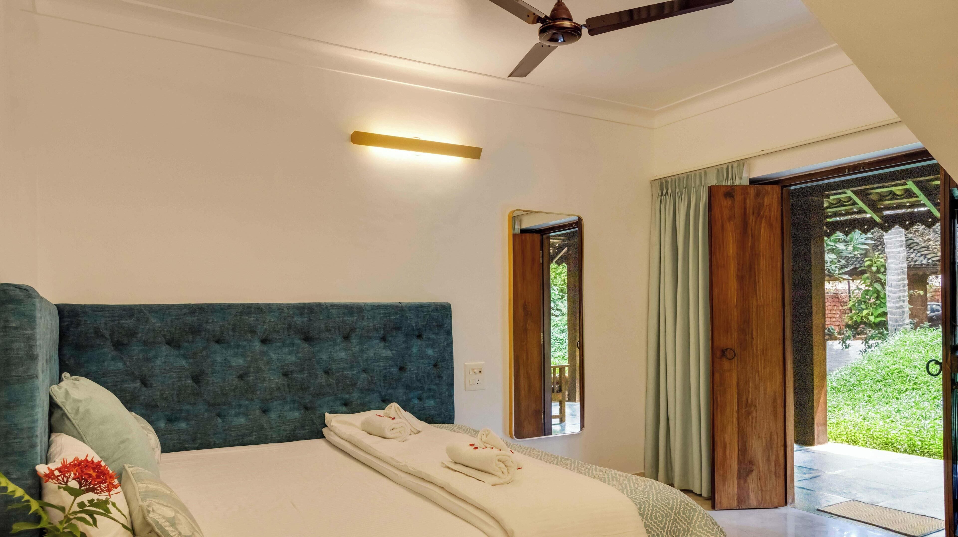 Garden Room 4 | Individually decorated, individually furnished, desk, laptop workspace