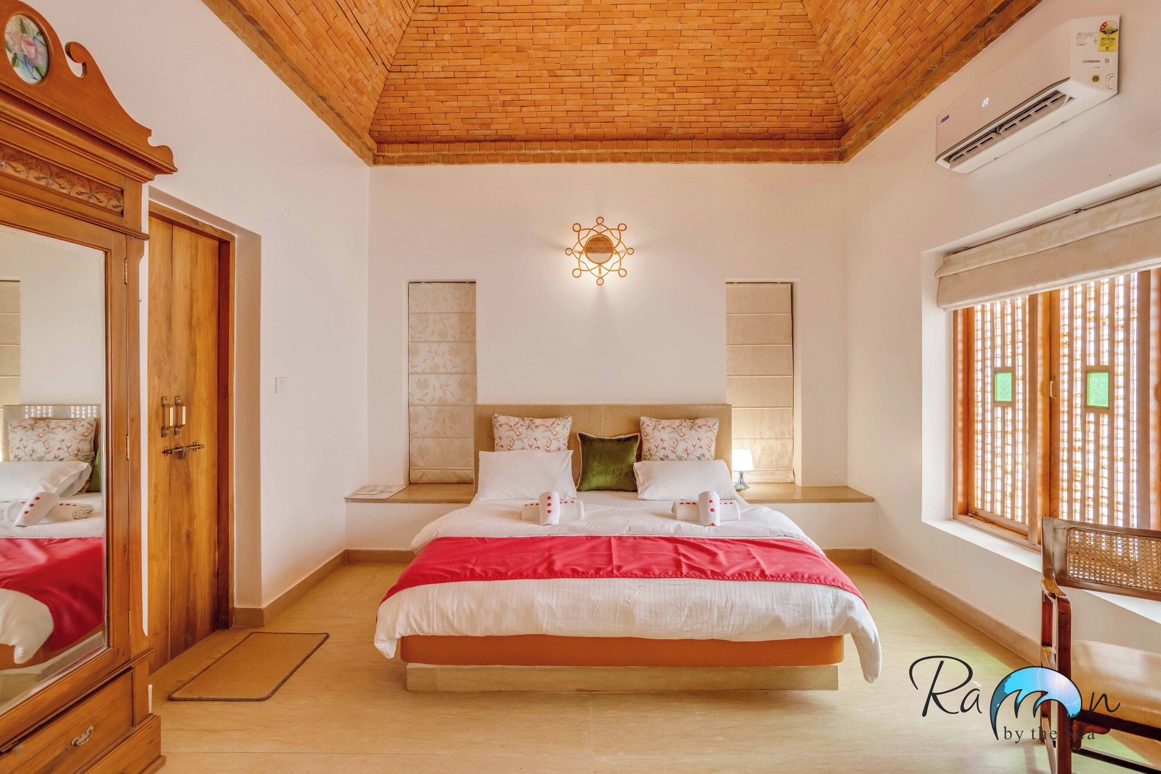 Luxury Cottage, Pool View | Individually decorated, desk, free WiFi