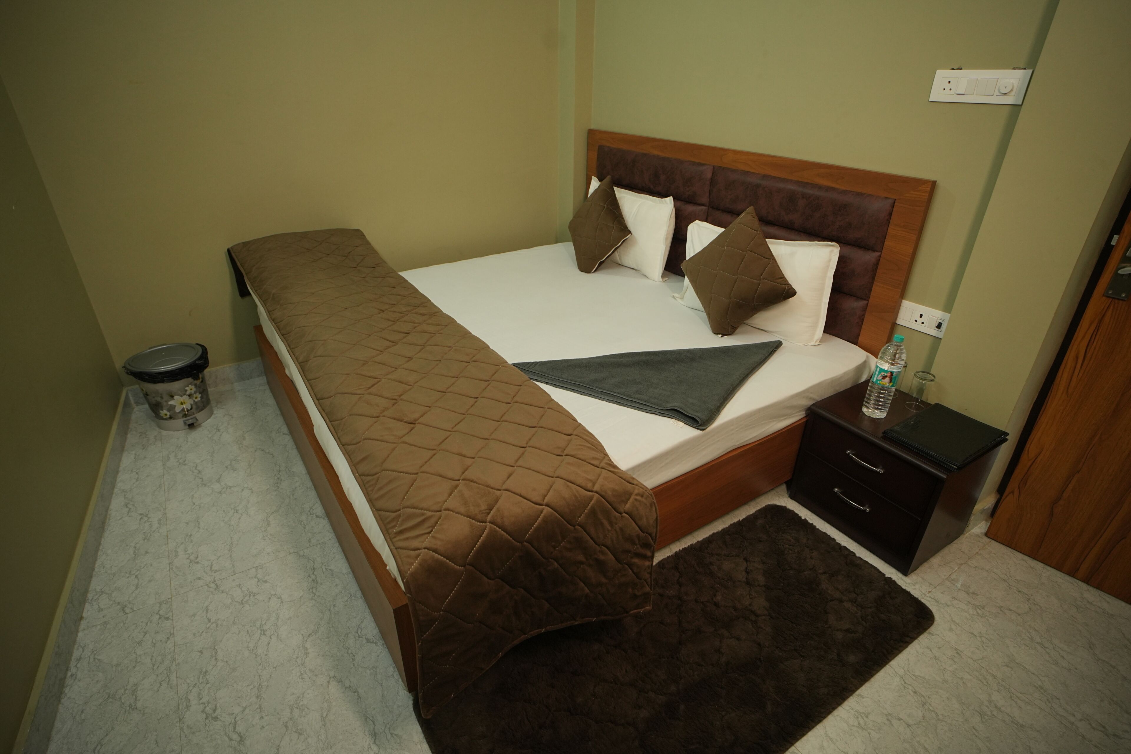 Double Room | Iron/ironing board, free WiFi