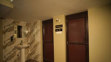 Doppelzimmer | Badezimmer