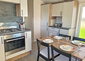 Kühlschrank, Ofen, Herdplatte, Toaster