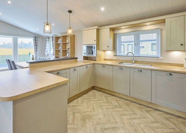 Fridge, oven, stovetop, toaster