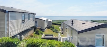 2 bedroom accommodation in Dorchester