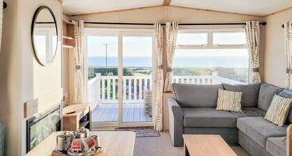 2 bedroom accommodation in Dorchester