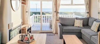 2 bedroom accommodation in Dorchester