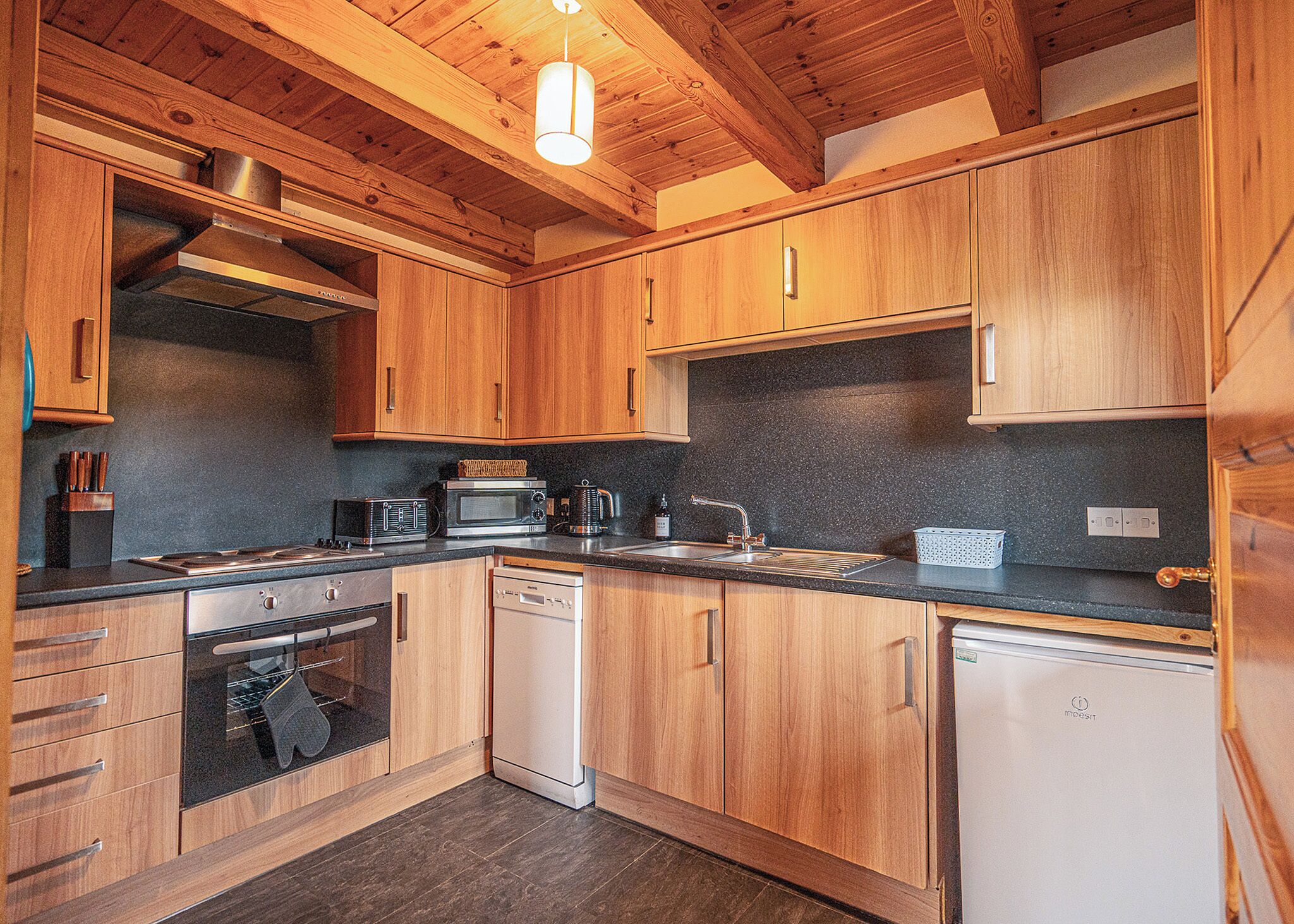 Kühlschrank, Ofen, Herdplatte, Toaster