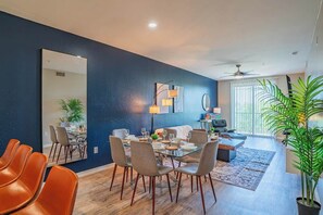 Dining - Modern Tempe Retreat Near ASU & Cubs| Gym Pool W/D (Tempe)
