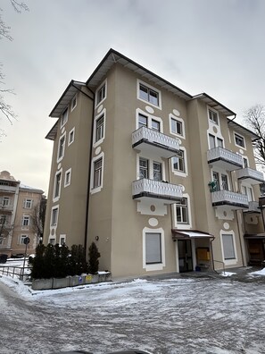 Exterior - Apartment "Home by the Spa Gardens" with Mountain View and Wi-Fi (Bad Reichenhall)